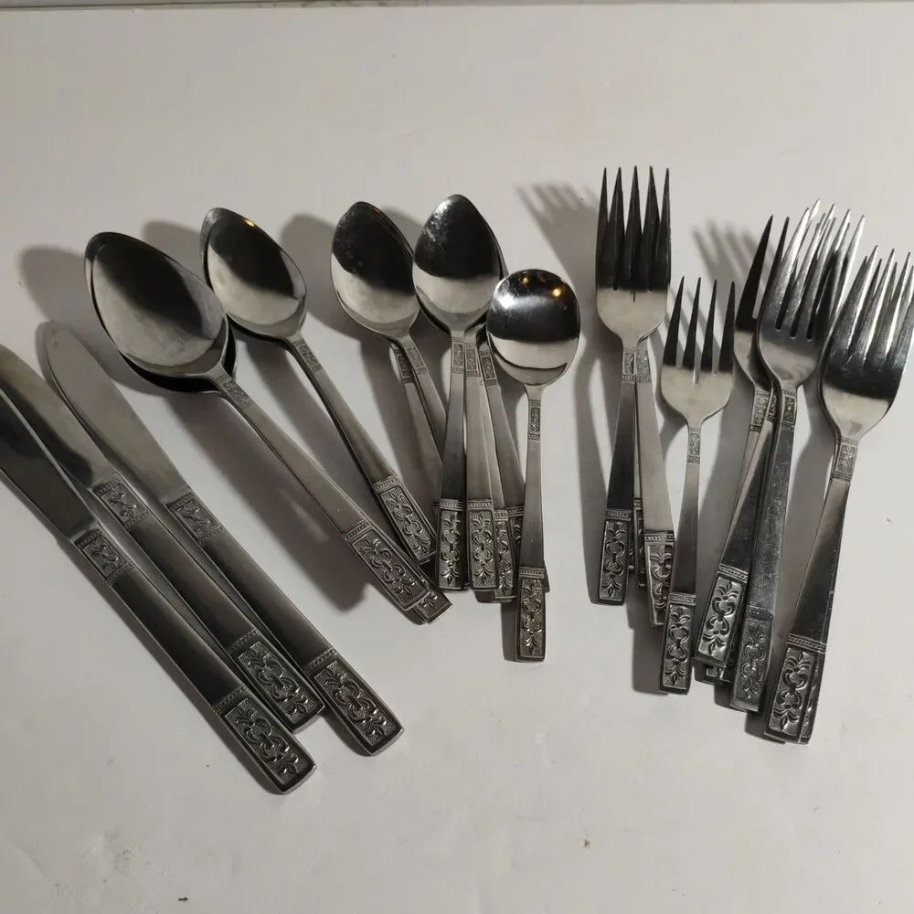 Vtg Customcraft Stainless Steel CUS3 Fleur de Lis Partial Set Lot Flatware 27 pc